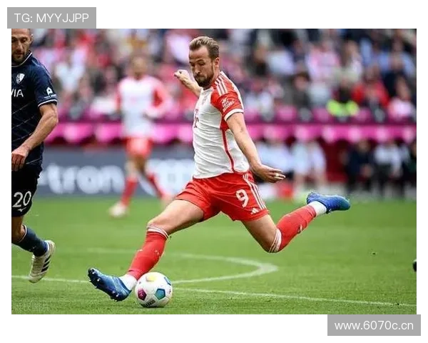 哈里·凯恩与莱万巅峰表现对比:全能中锋与终结机器的差异