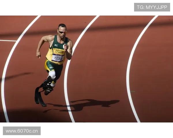 奥斯卡·皮斯托瑞斯在家连楼梯都不用爬，碳纤维腿直接跨两阶