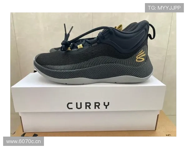 库里一天不穿球鞋都不带进门，那鞋柜得有多少钱堆着？