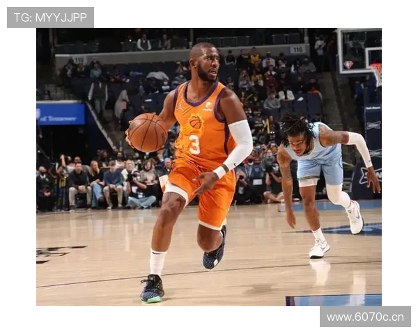 班恩外线得分手无球跑位拉开空间，胜过莫兰特