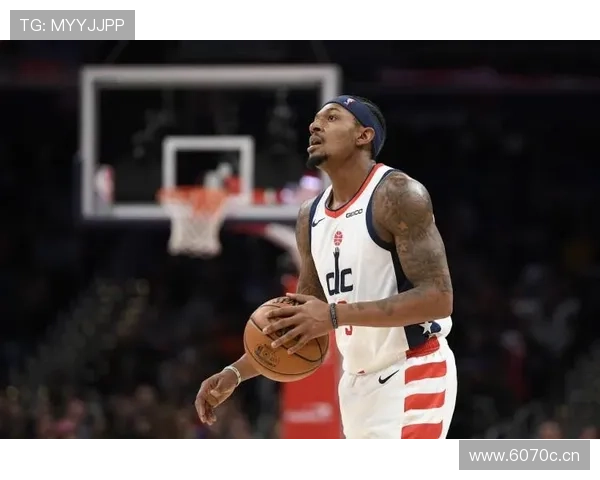 莱万训练完回家还要给老婆交工资卡？